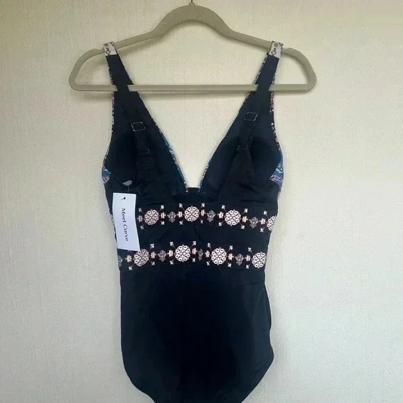 Meet Curve One piece - Picture 5 of 5